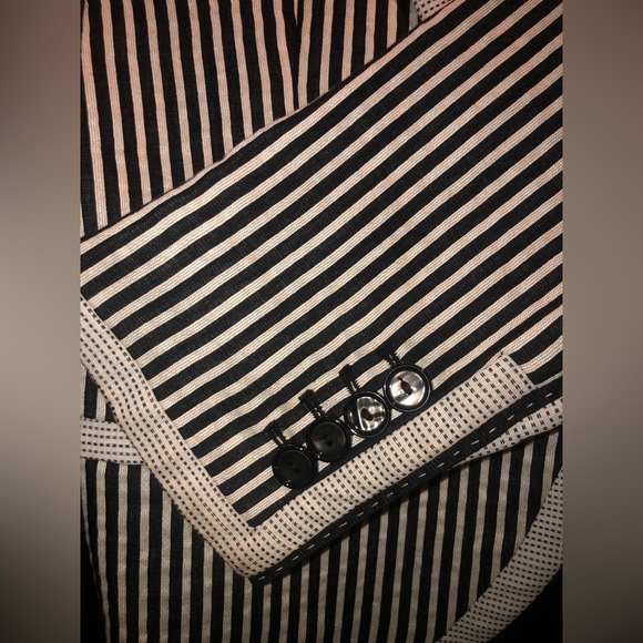 Zara Womens Black and White Blazer with Pindot Contrast Trim - Picture 3 of 6